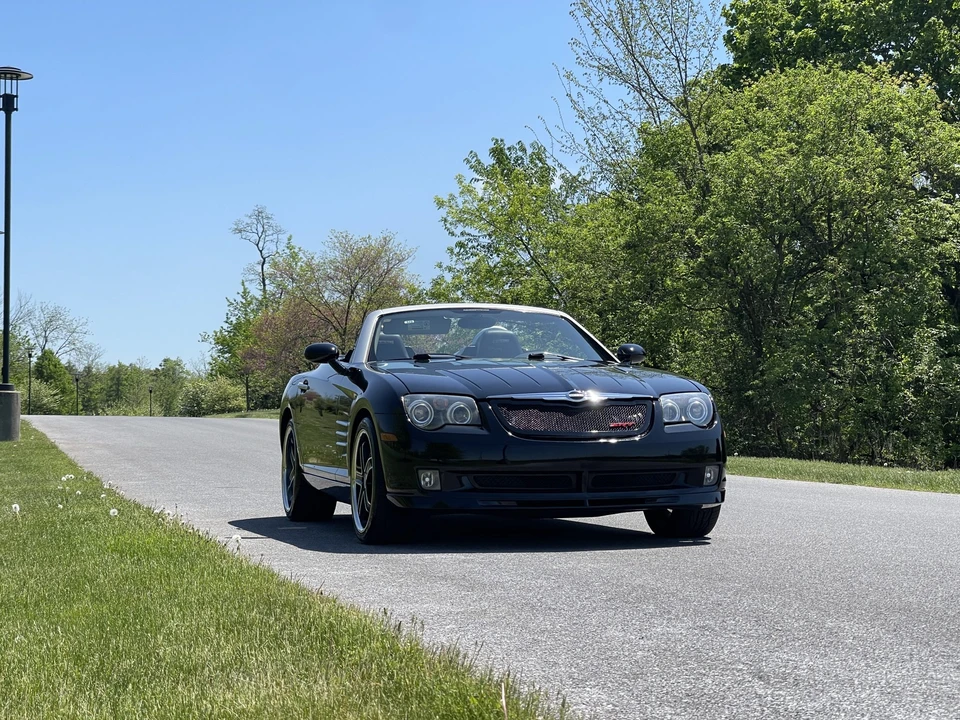 2005 Chrysler Crossfire - Image 2 of 31