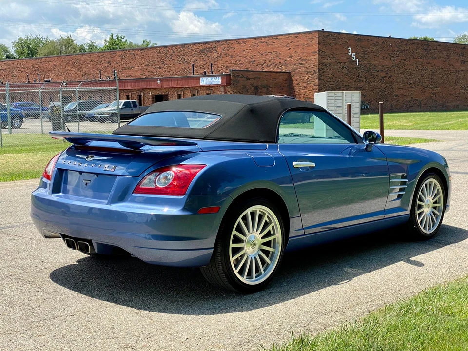 2005 Chrysler Crossfire - Image 15 of 31
