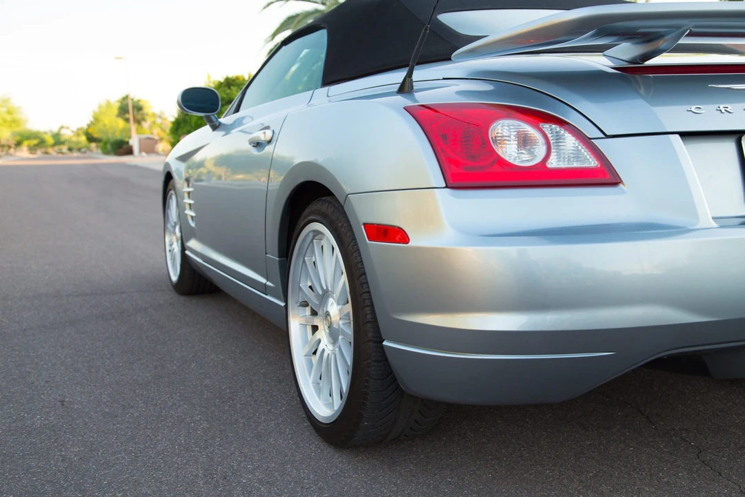 2005 Chrysler Crossfire - Image 10 of 31