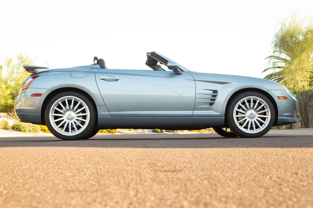 2005 Chrysler Crossfire - Image 2 of 31