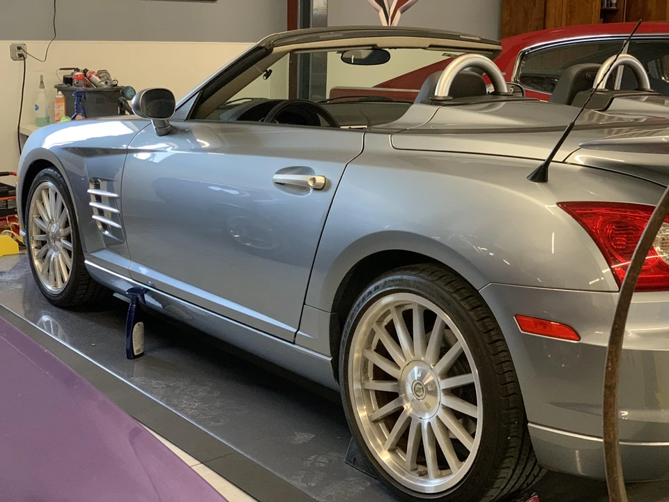 2005 Chrysler Crossfire - Image 17 of 28