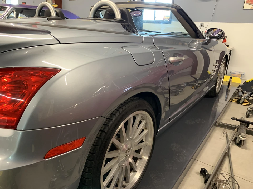2005 Chrysler Crossfire - Image 24 of 28