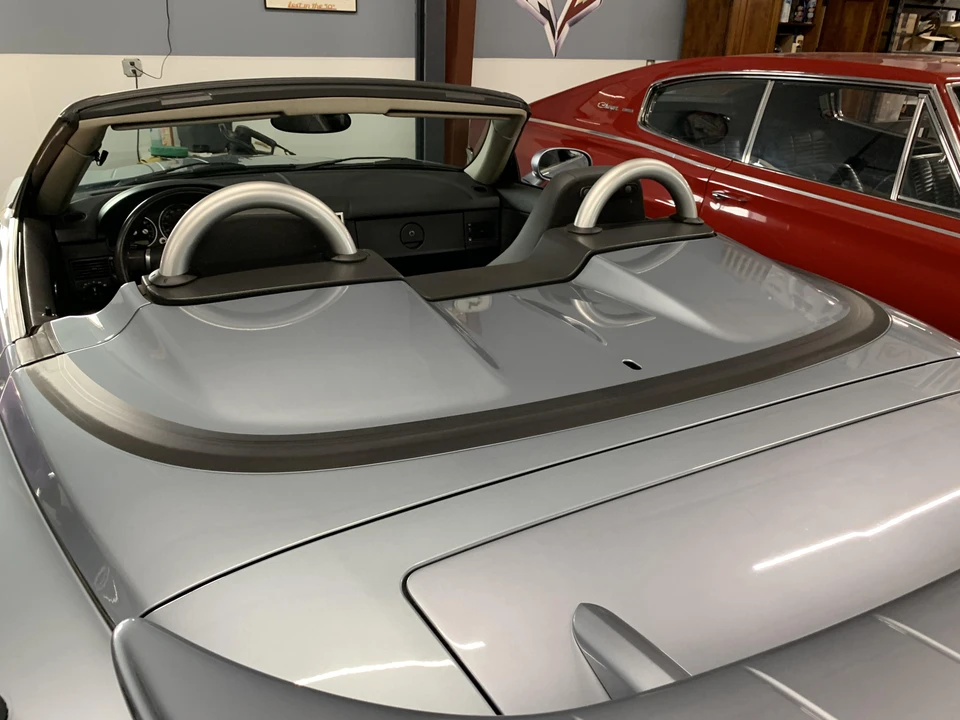 2005 Chrysler Crossfire - Image 19 of 28