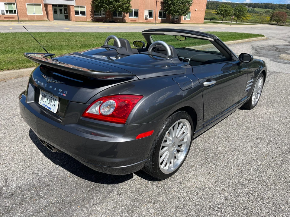 2005 Chrysler Crossfire - Image 12 of 31