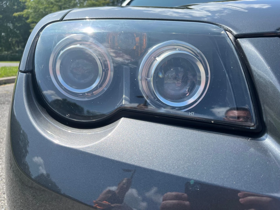 2005 Chrysler Crossfire - Image 23 of 31