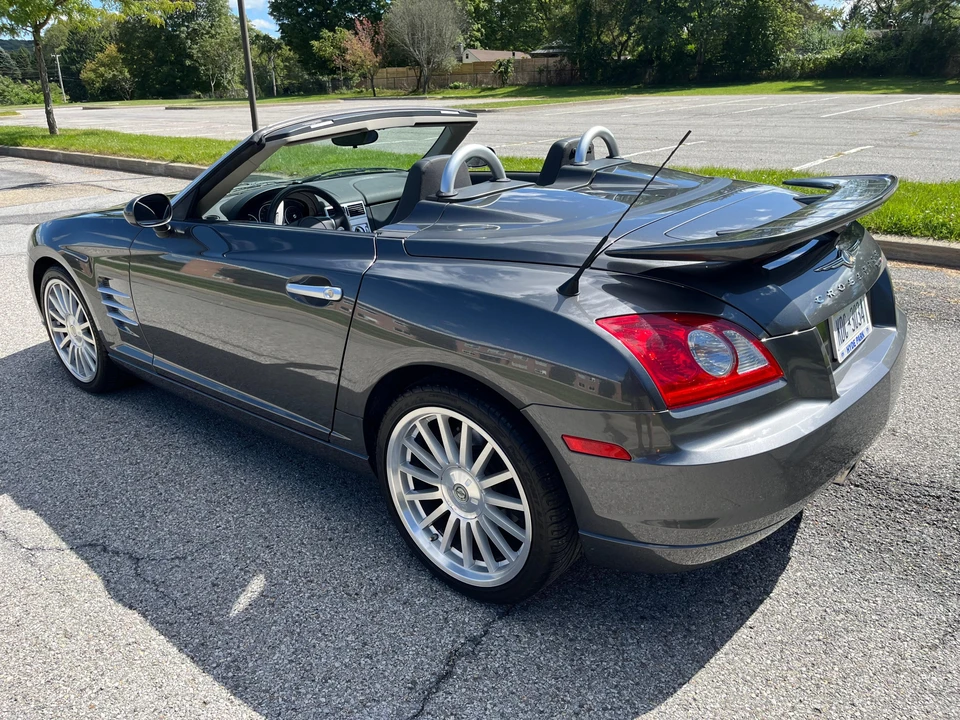 2005 Chrysler Crossfire - Image 10 of 31