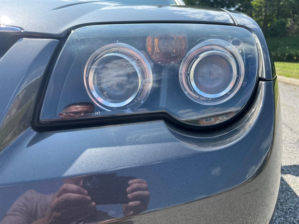 2005 Chrysler Crossfire - Image 24 of 31