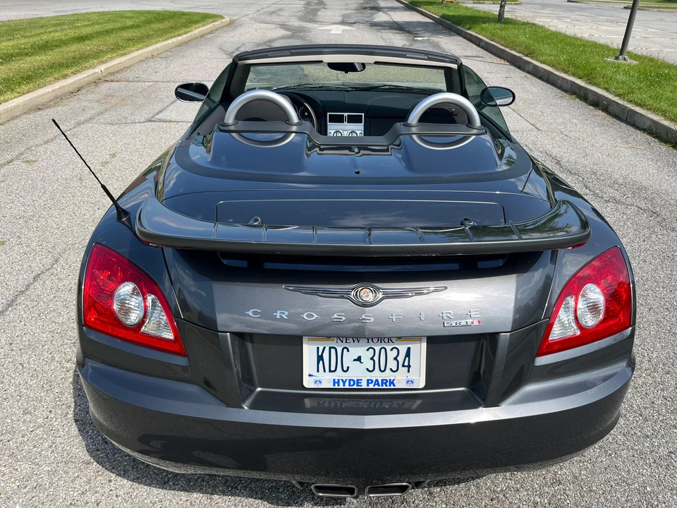 2005 Chrysler Crossfire - Image 11 of 31