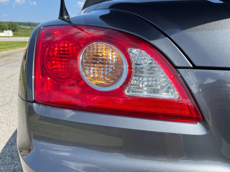 2005 Chrysler Crossfire - Image 26 of 31