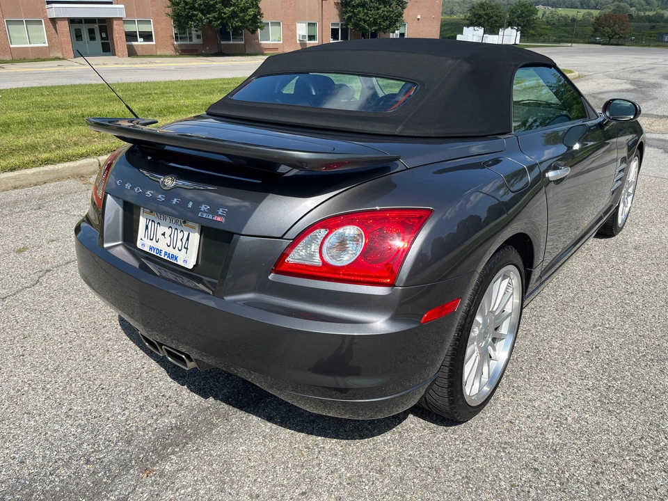 2005 Chrysler Crossfire - Image 20 of 31