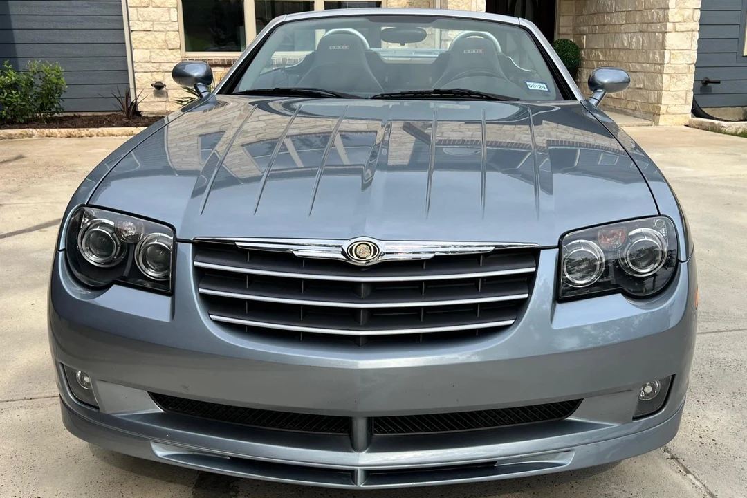 2005 Chrysler Crossfire - Image 2 of 31