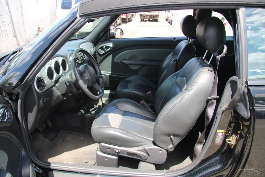 2005 Chrysler PT Cruiser - Image 14 of 21