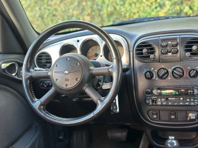 2005 Chrysler PT Cruiser - Image 16 of 21