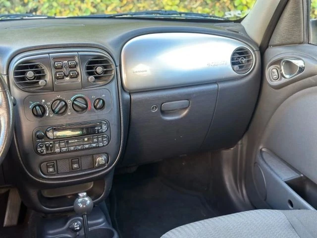 2005 Chrysler PT Cruiser - Image 17 of 21