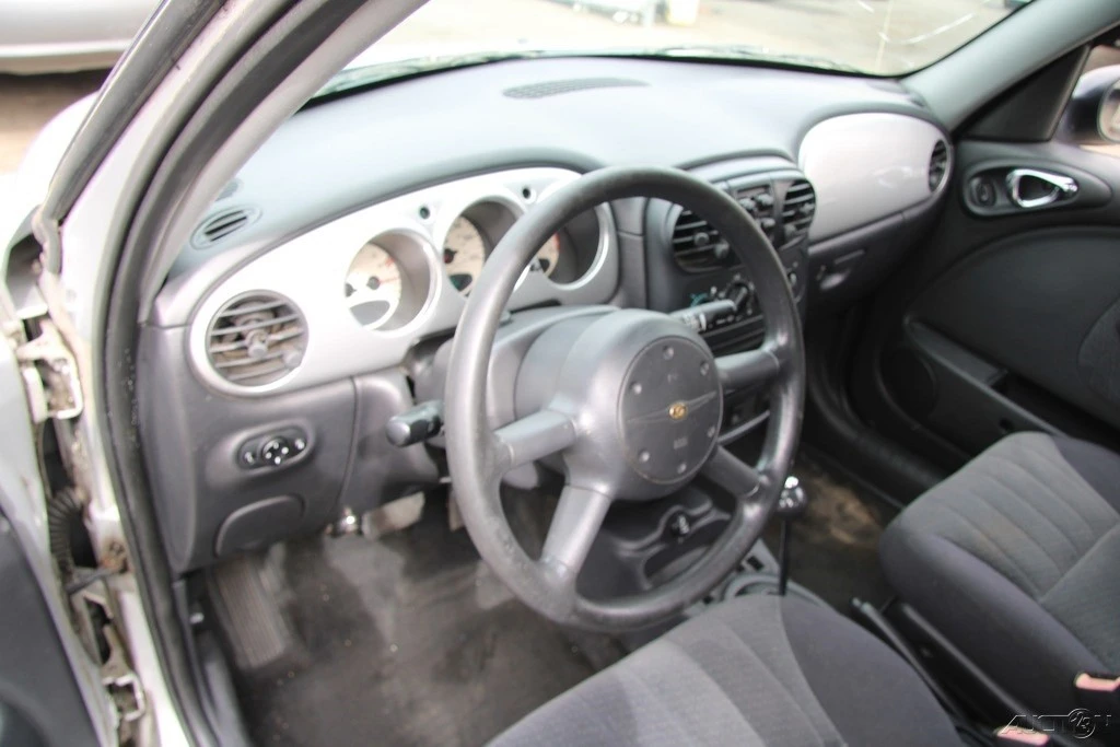 2005 Chrysler PT Cruiser - Image 15 of 21
