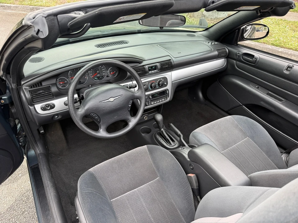2005 Chrysler Sebring - Image 9 of 21