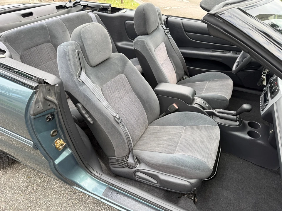 2005 Chrysler Sebring - Image 12 of 21
