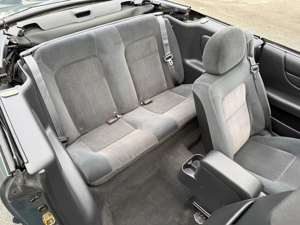 2005 Chrysler Sebring - Image 13 of 21