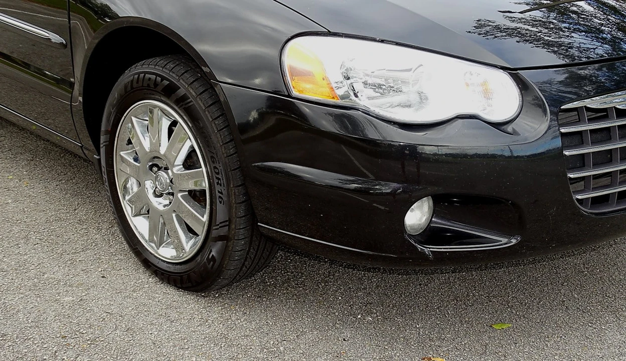 2005 Chrysler Sebring - Image 13 of 21