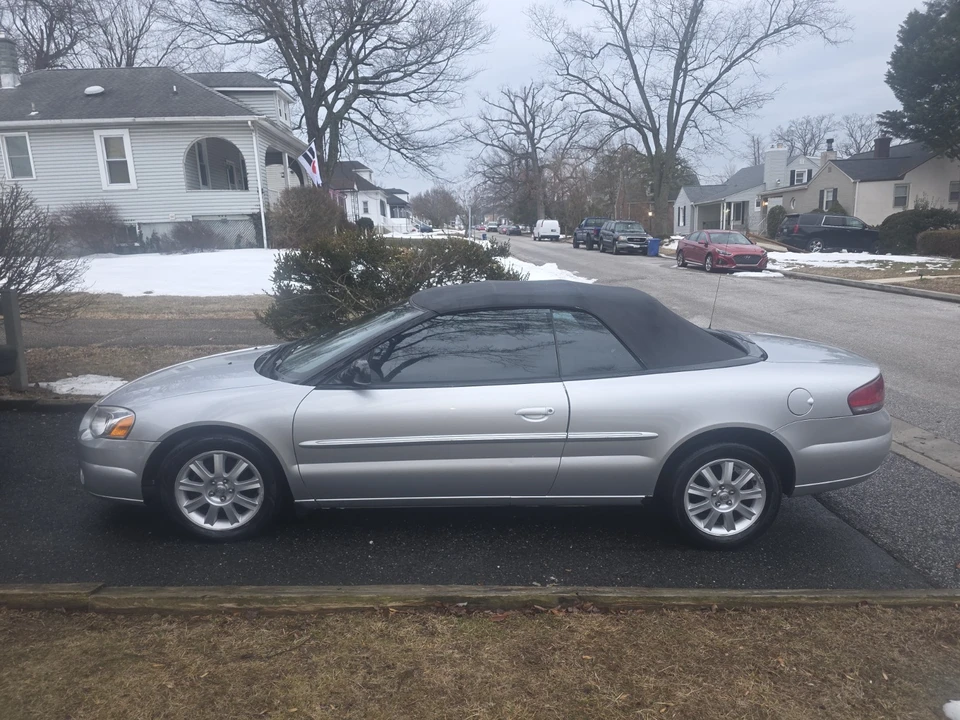 2005 Chrysler Sebring - Image 2 of 5