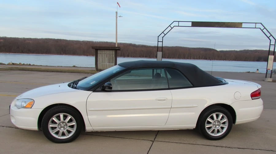2005 Chrysler Sebring - Image 2 of 9