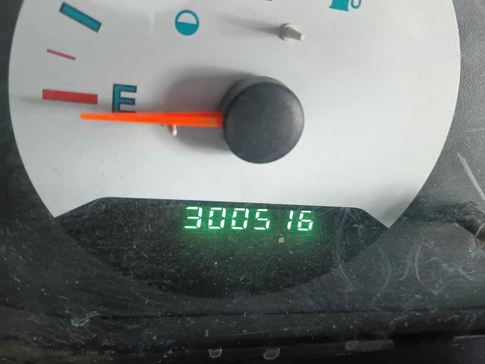 2005 Chrysler Town & Country - Image 10 of 10