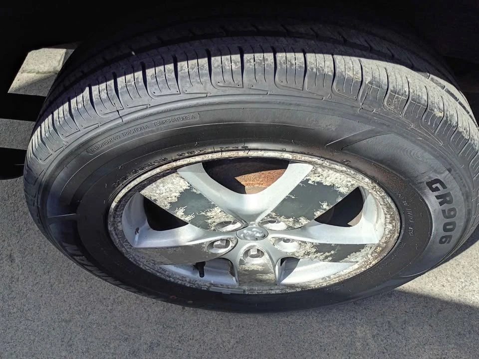 2005 Chrysler Town & Country - Image 8 of 10