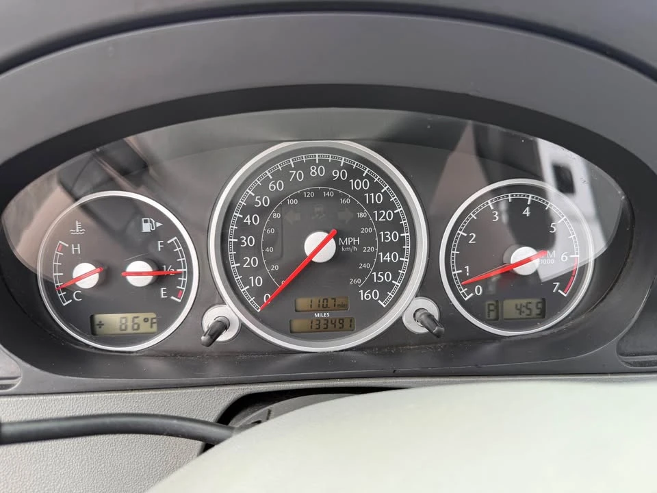 2005 Chrysler Crossfire - Image 16 of 18