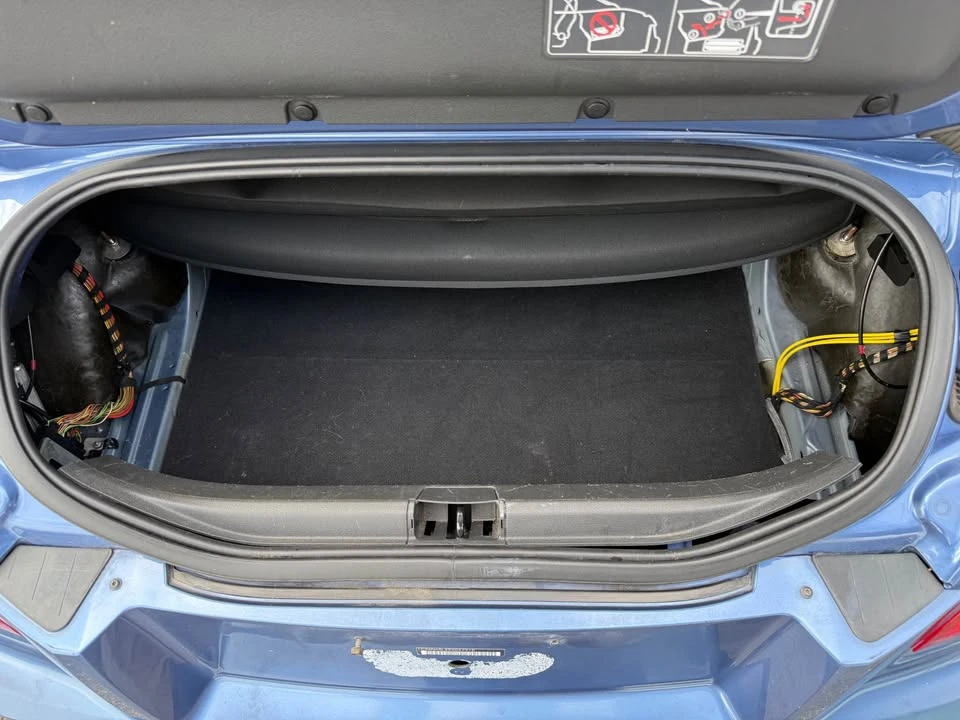 2005 Chrysler Crossfire - Image 15 of 18