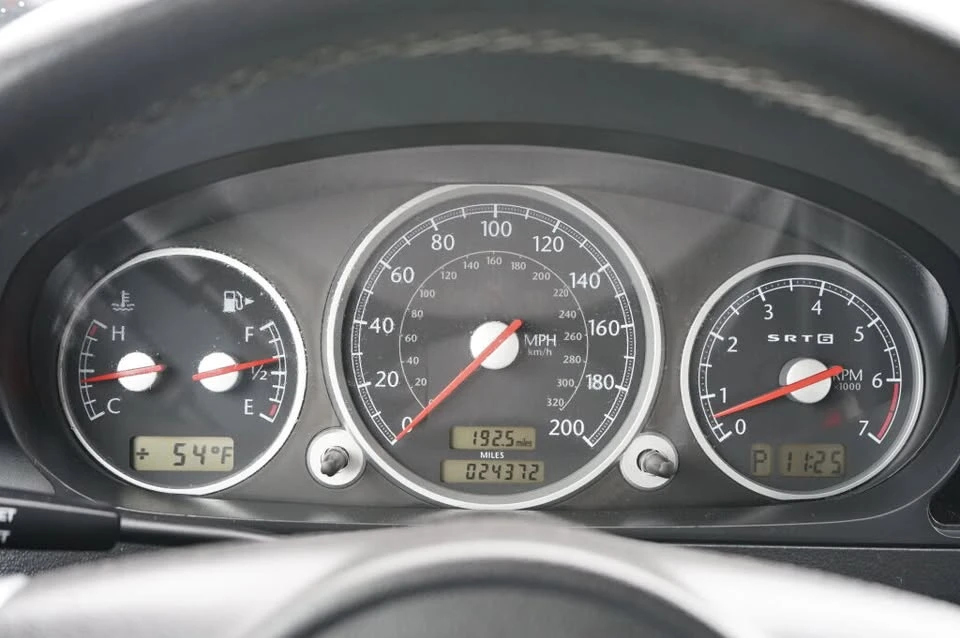 2005 Chrysler Crossfire - Image 13 of 16
