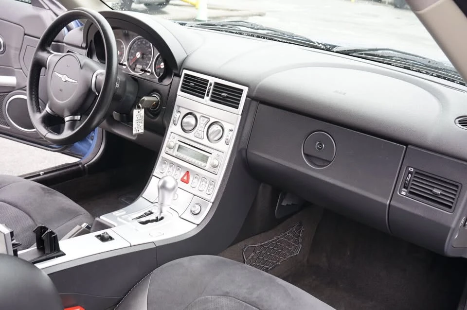 2005 Chrysler Crossfire - Image 12 of 16