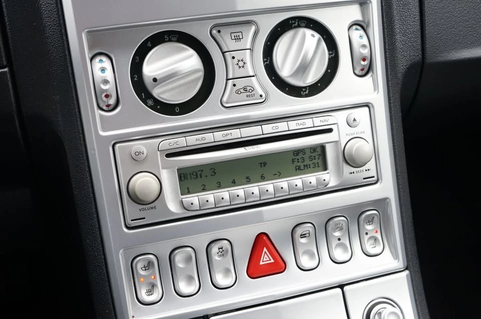 2005 Chrysler Crossfire - Image 15 of 16