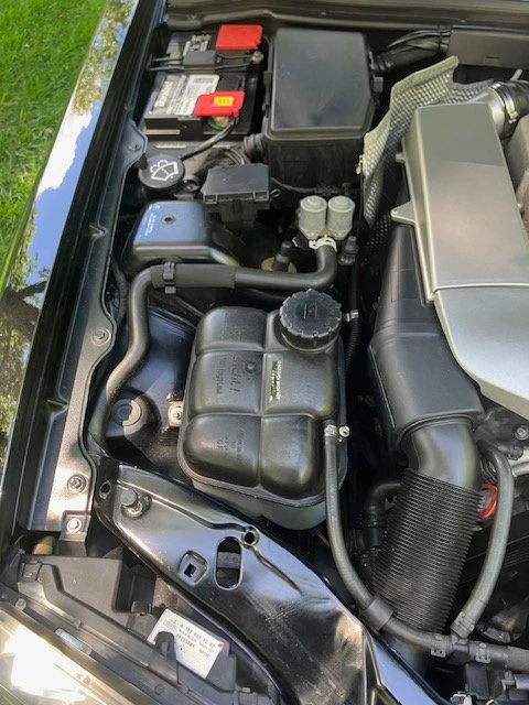 2005 Chrysler Crossfire - Image 6 of 12