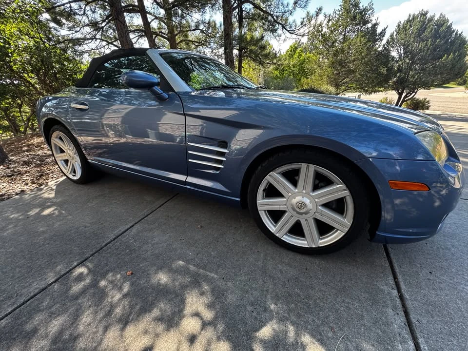 2005 Chrysler Crossfire - Image 10 of 18