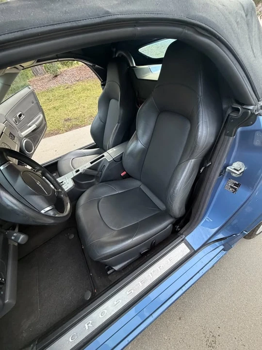 2005 Chrysler Crossfire - Image 11 of 18