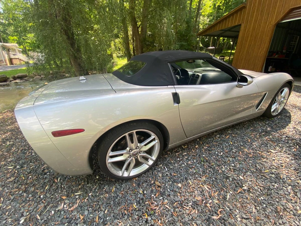 2005 Chevrolet Corvette C6 - Image 4 of 17