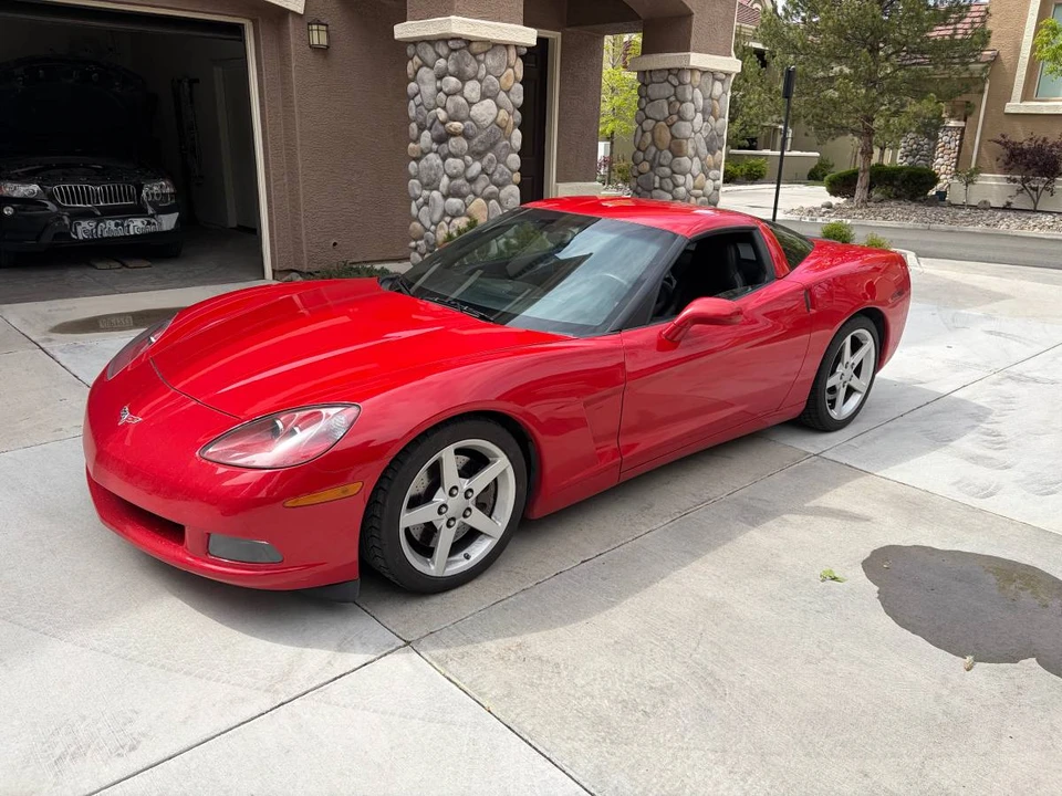 2005 Chevrolet Corvette C6 - Image 2 of 13