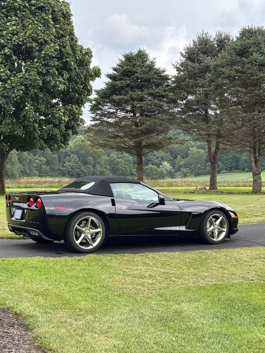 2005 Chevrolet Corvette C6 - Image 2 of 12