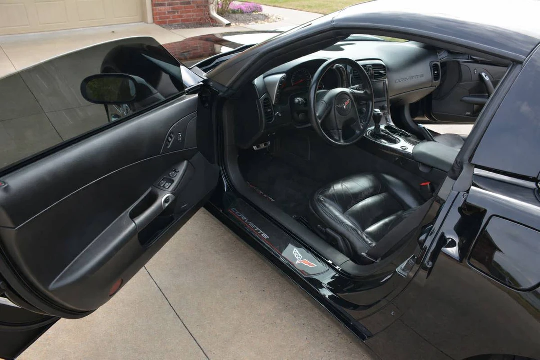 2005 Chevrolet Corvette C6 - Image 2 of 7