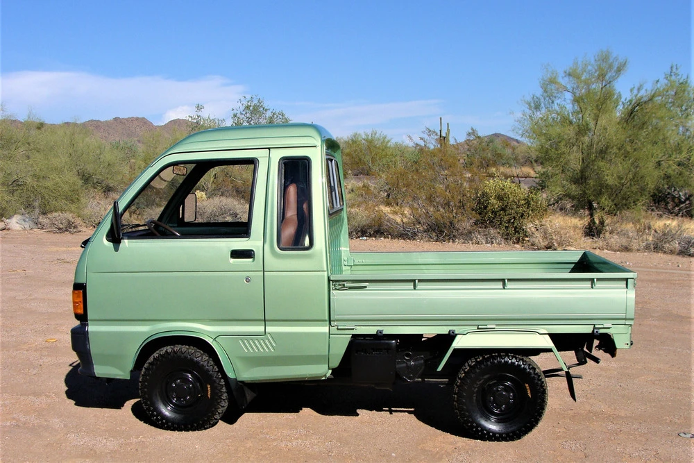 2005 Daihatsu - Image 5 of 5