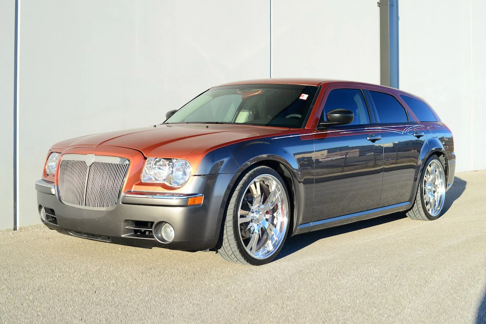 2005 Dodge Magnum 2nd Gen Wagon - Image 2 of 5