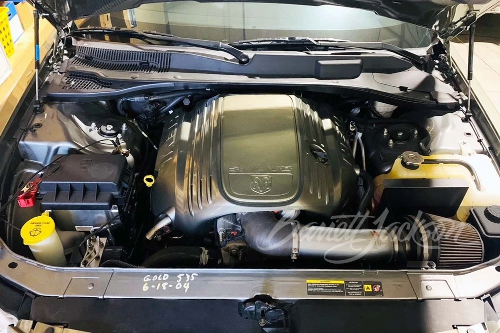 2005 Dodge Magnum 2nd Gen Wagon - Image 2 of 10