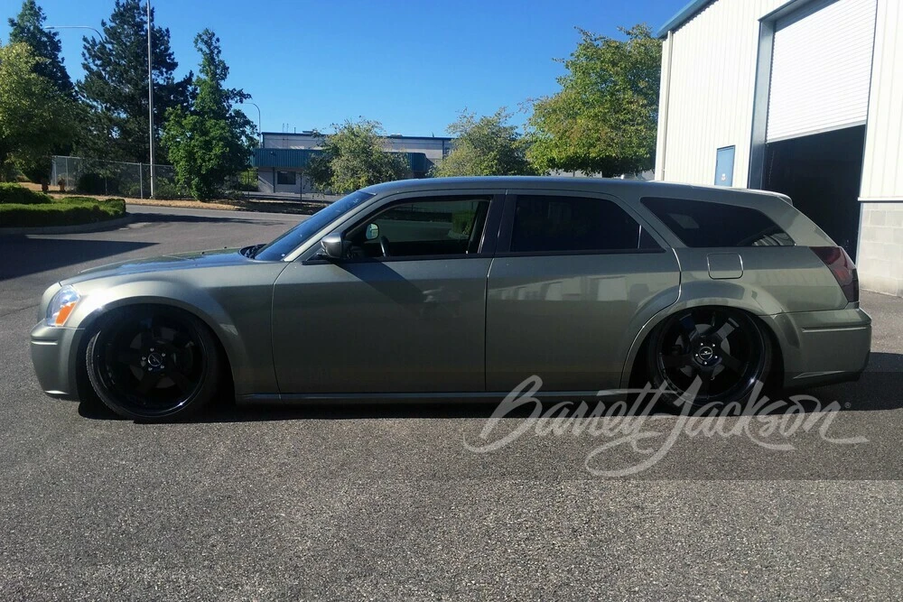 2005 Dodge Magnum 2nd Gen Wagon - Image 10 of 10