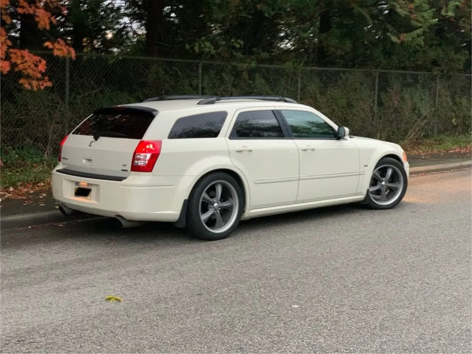 2005 Dodge Magnum 2nd Gen Wagon - Image 6 of 10