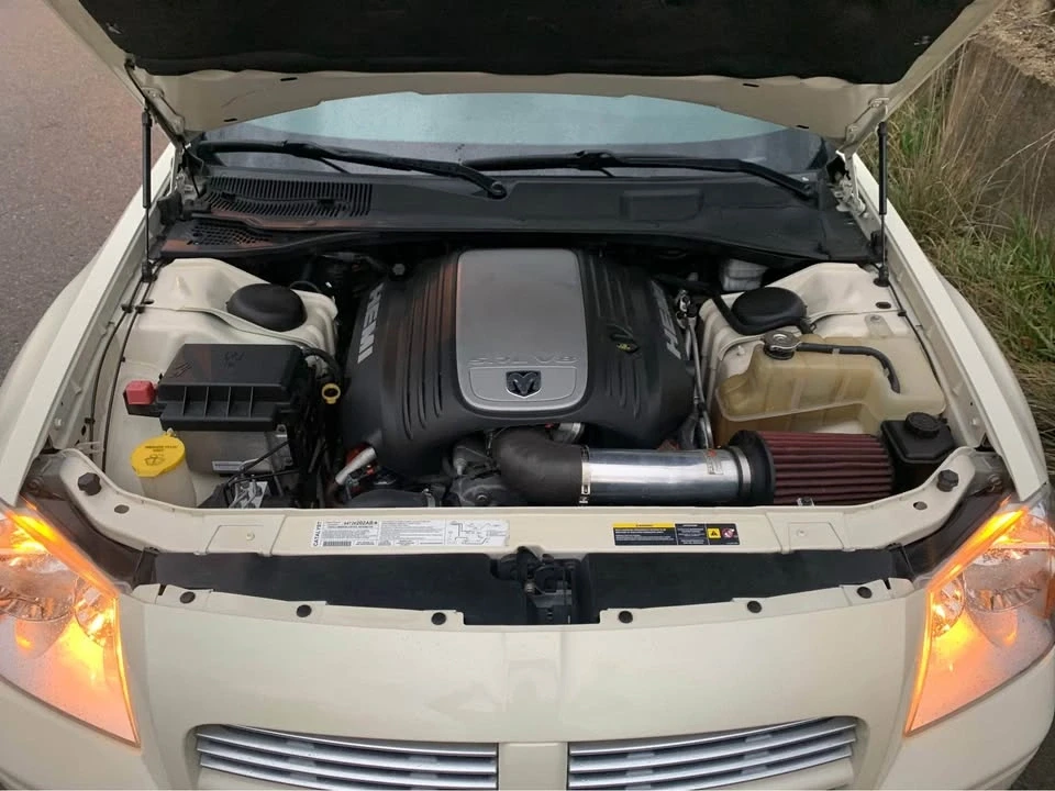 2005 Dodge Magnum 2nd Gen Wagon - Image 10 of 10