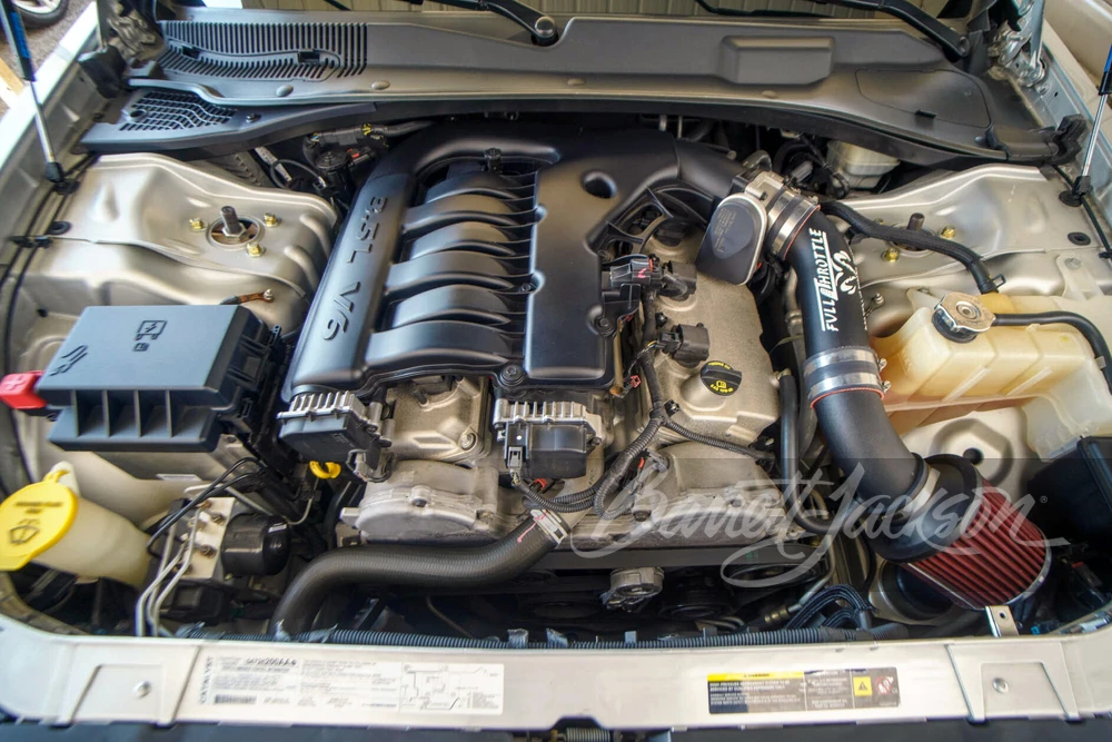 2005 Dodge Magnum 2nd Gen Wagon - Image 3 of 14
