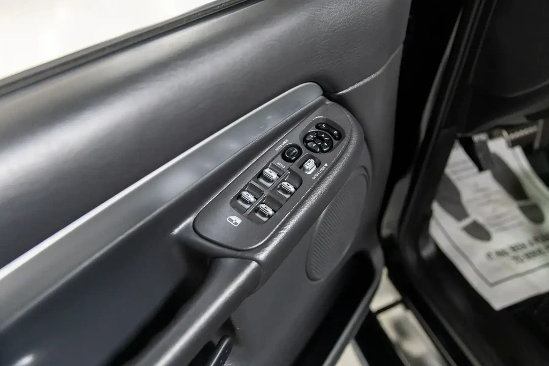 2005 Dodge Ram SRT-10 3rd Gen - Image 28 of 31