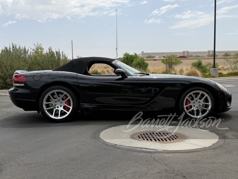 2005 Dodge Viper 3rd Gen - Image 2 of 23