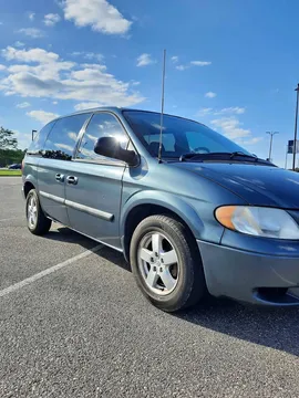 2005 Dodge Caravan Passenger SXT Minivan 4D