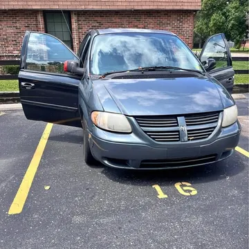 2005 Dodge Caravan Passenger SXT Minivan 4D